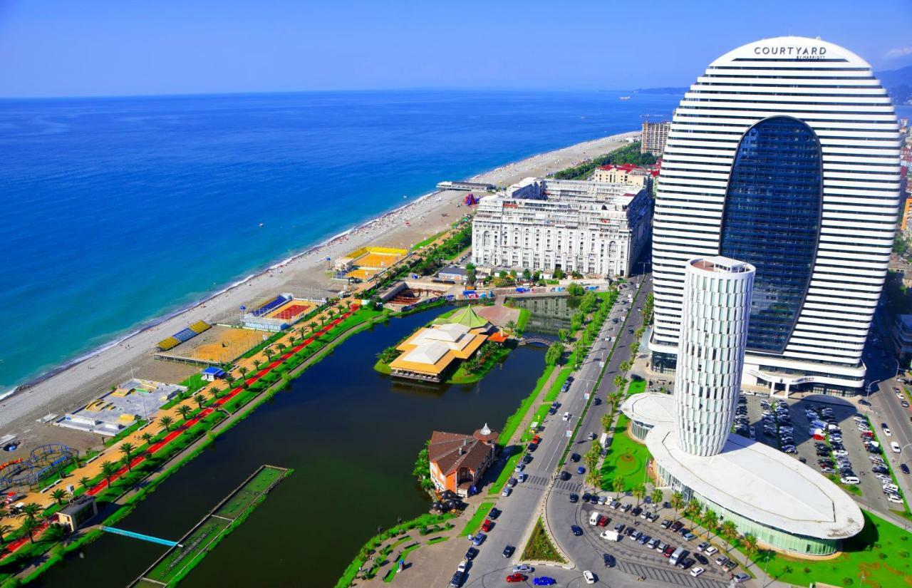 巴统Sea View From The Clouds公寓式酒店 外观 照片